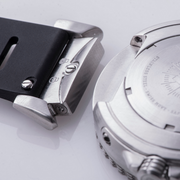 DV-01 - DIVE WATCH WITH SILICONE SPORT STRAP